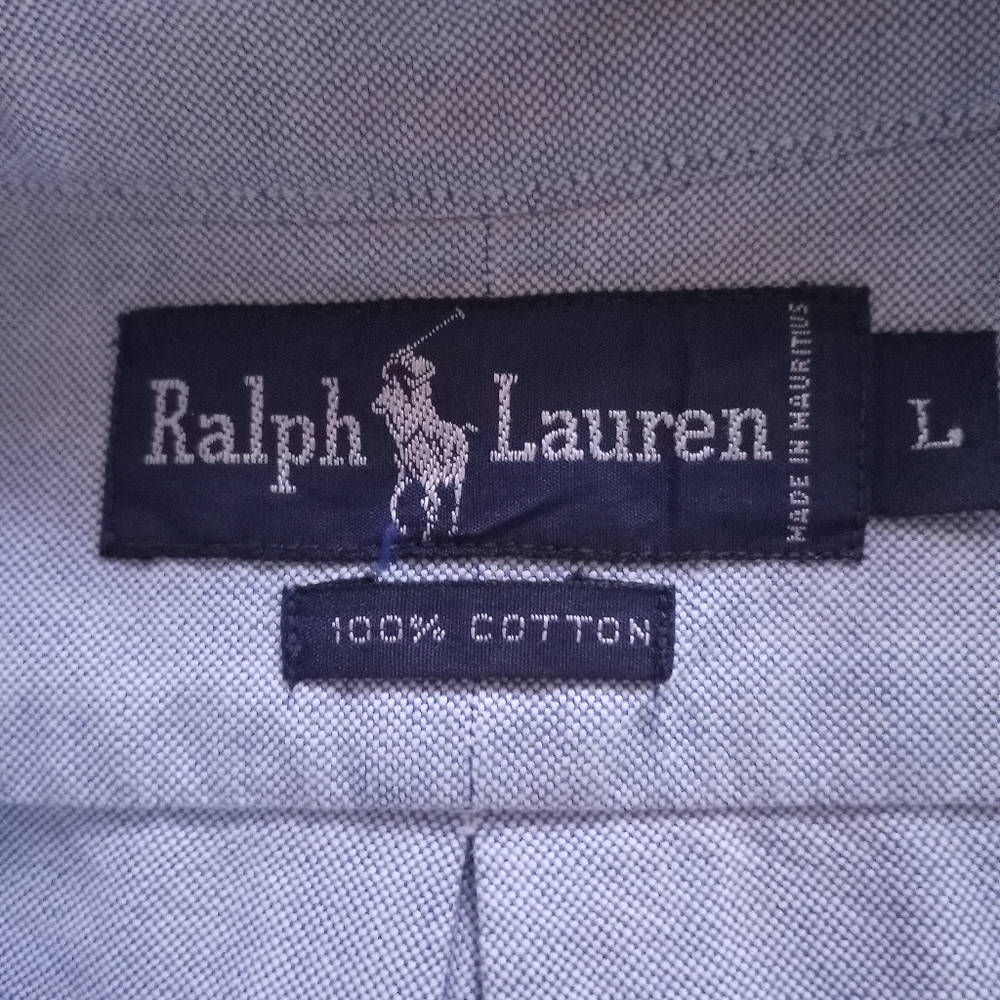 Nice Polo button down, good condition.. Clean looking!